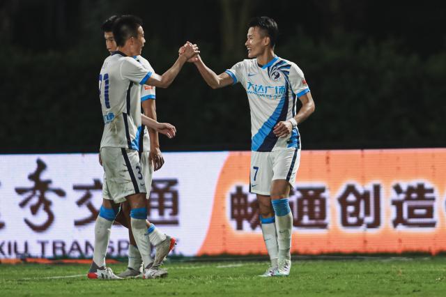 星空体育官网下载-【中超】林良铭传射阎相闯破门 广州城0比3大连人