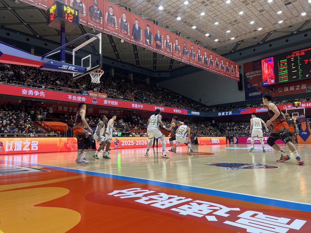 星空体育官网-打的就是精锐！高速男篮93：87击败广厦，迎来三连胜
